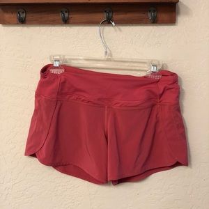 lululemon run times short (size 6)